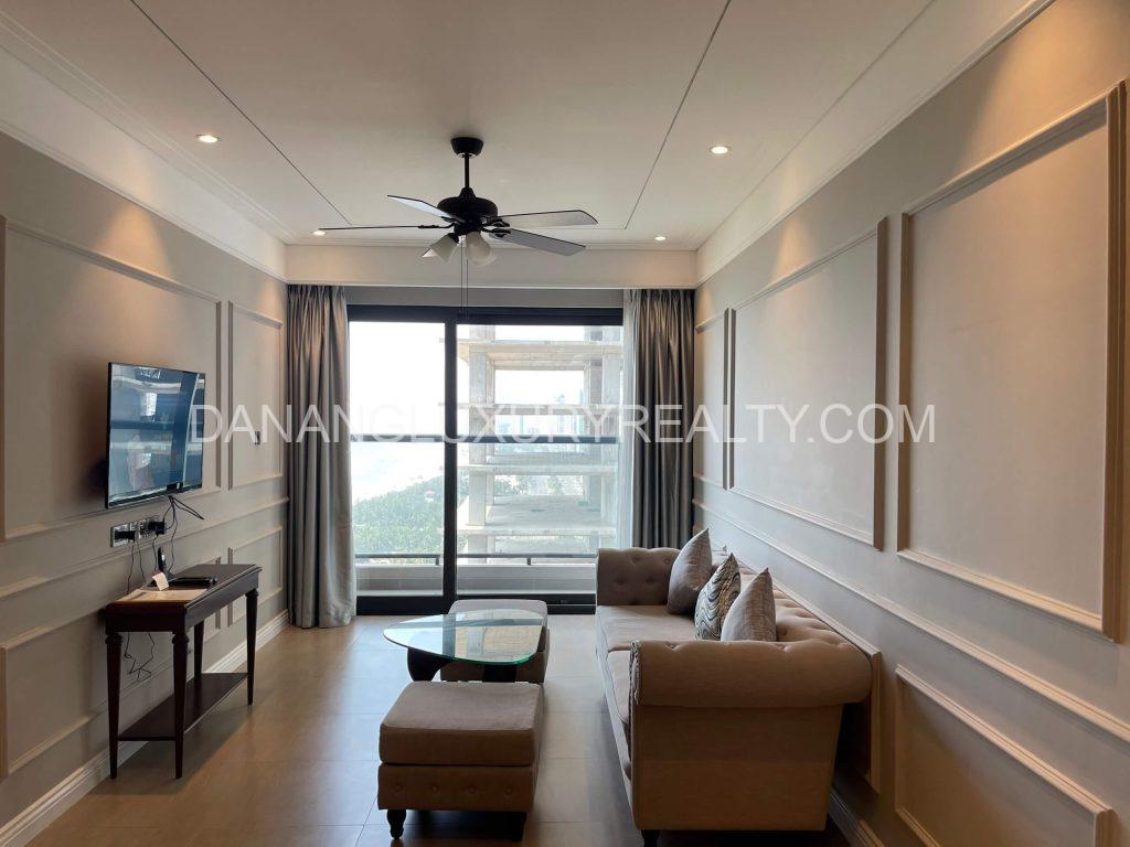 ban-can-ho-tai-alphanam-luxury-apartment