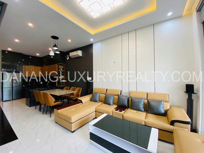 Spacious 4F House Near Iconic My Khe Beach