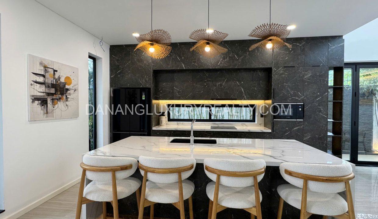 Thuê Villa Đẹp Tại Đà Nẵng Có Hồ Bơi Gần Núi Sơn Trà