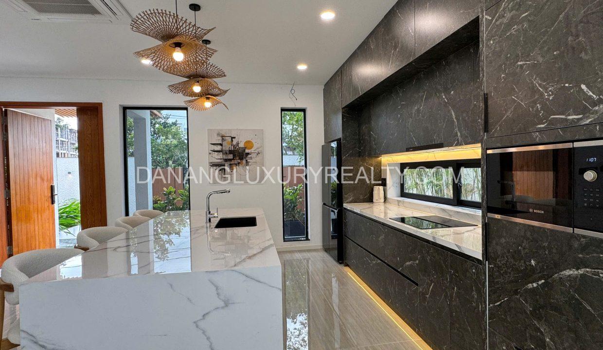 Thuê Villa Đẹp Tại Đà Nẵng Có Hồ Bơi Gần Núi Sơn Trà