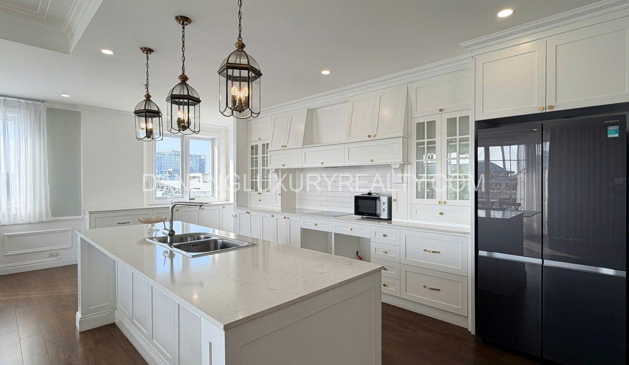 Cho Thuê Căn Hộ Cao Cấp 4 Phòng Ngủ Trung Tâm Thành Phố