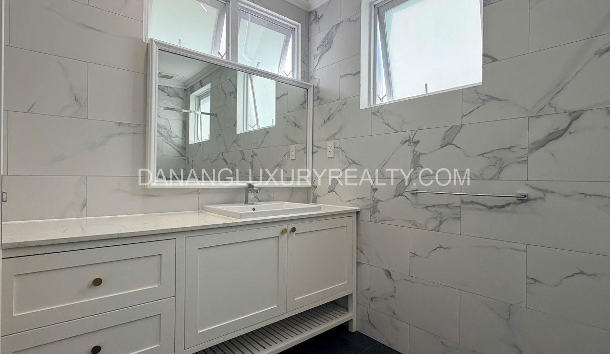 Cho Thuê Căn Hộ Cao Cấp 4 Phòng Ngủ Trung Tâm Thành Phố