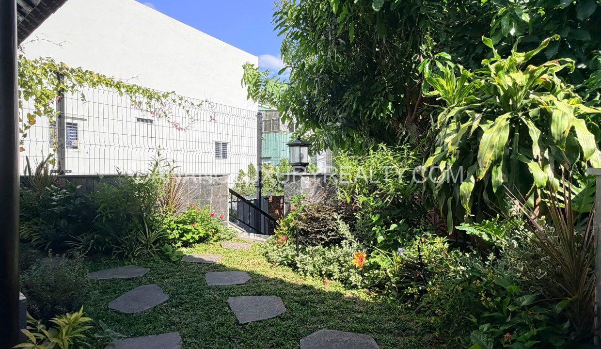 Villa Hồ Bơi Gần Biển Mỹ Khê 5 Phòng Ngủ Hiện Đại Cho Thuê