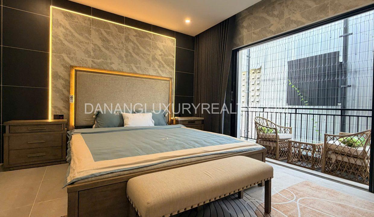 Villa Hồ Bơi Gần Biển Mỹ Khê 5 Phòng Ngủ Hiện Đại Cho Thuê