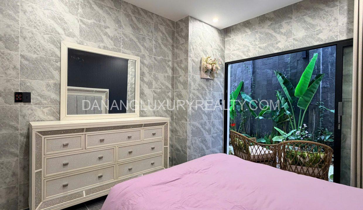 Villa Hồ Bơi Gần Biển Mỹ Khê 5 Phòng Ngủ Hiện Đại Cho Thuê