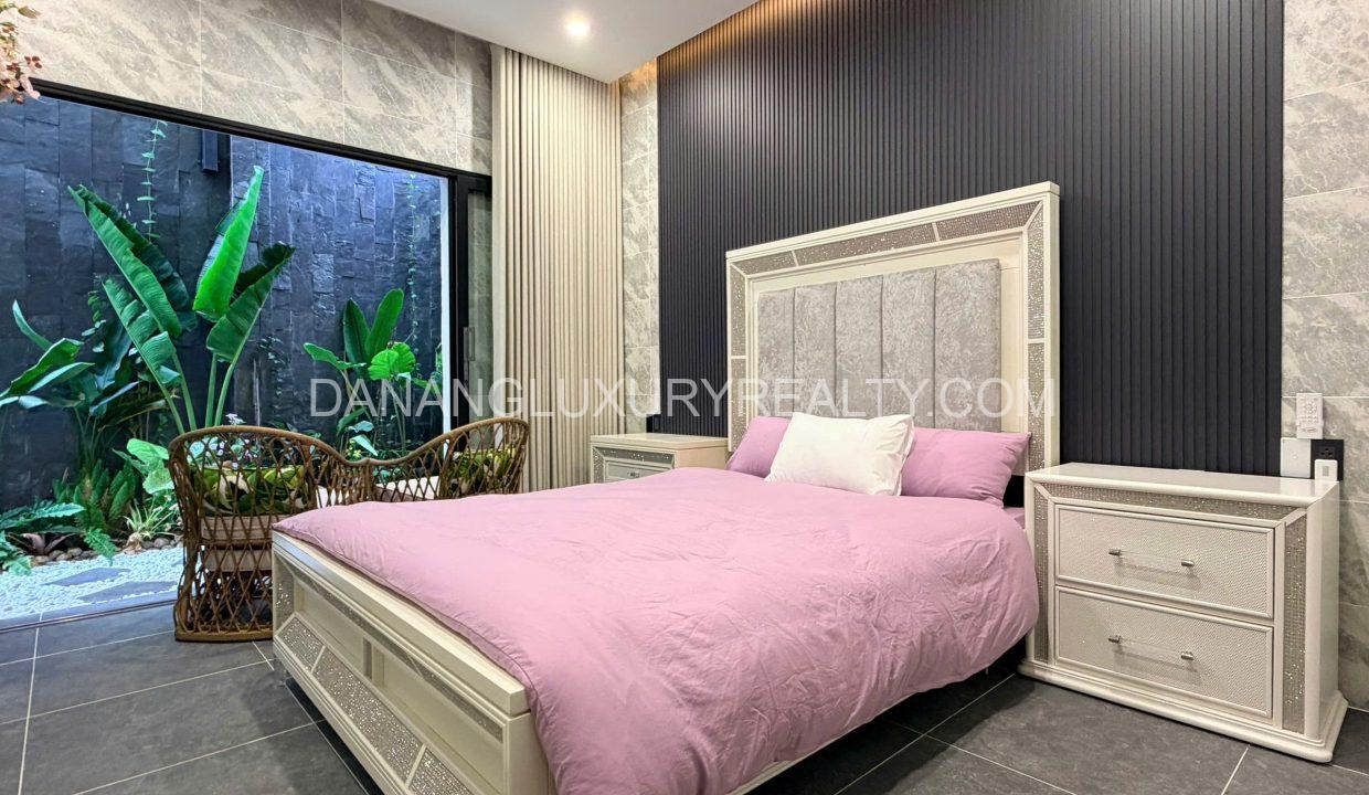 Villa Hồ Bơi Gần Biển Mỹ Khê 5 Phòng Ngủ Hiện Đại Cho Thuê