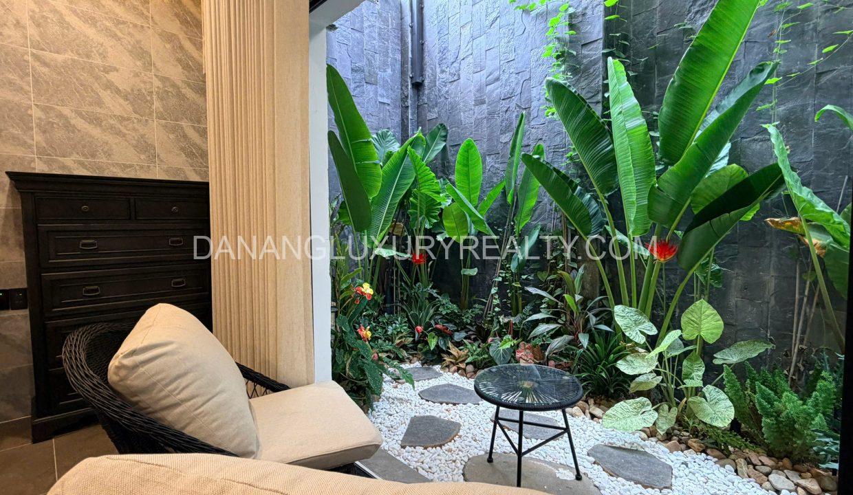 Villa Hồ Bơi Gần Biển Mỹ Khê 5 Phòng Ngủ Hiện Đại Cho Thuê