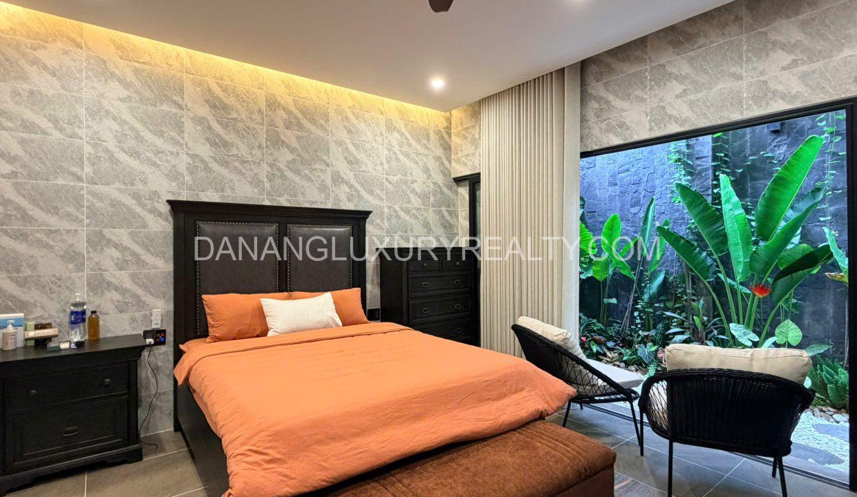 Villa Hồ Bơi Gần Biển Mỹ Khê 5 Phòng Ngủ Hiện Đại Cho Thuê