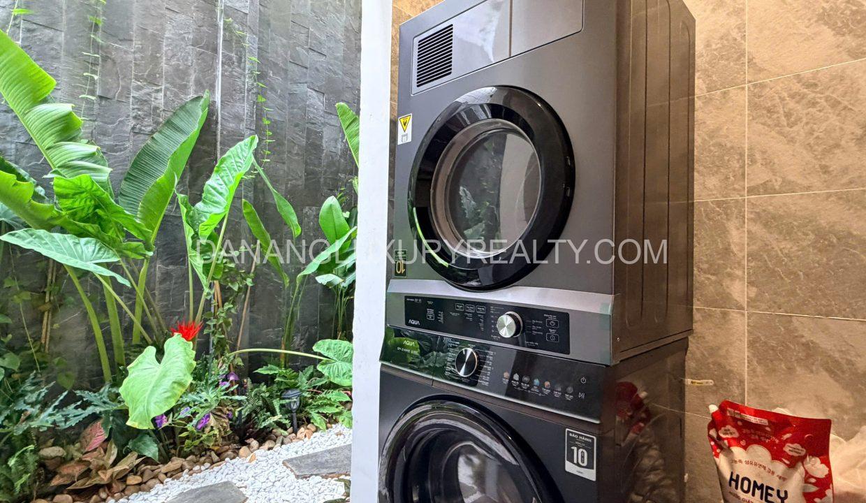 Villa Hồ Bơi Gần Biển Mỹ Khê 5 Phòng Ngủ Hiện Đại Cho Thuê